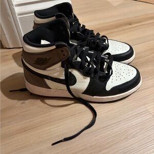 Jordan ones mocha kids 5y